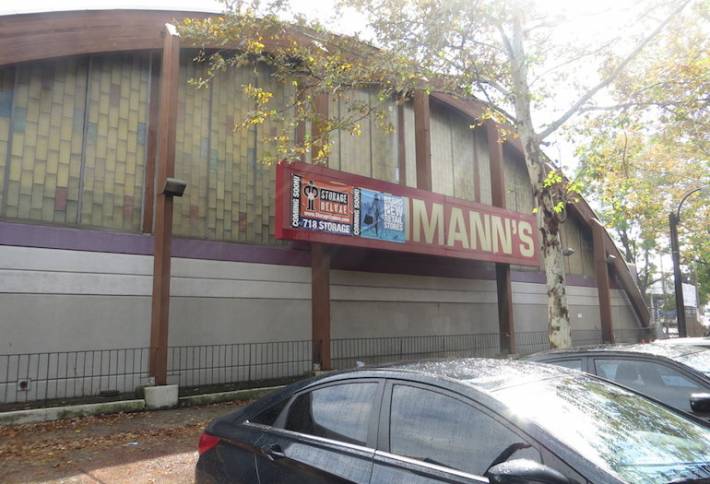 Bay Asentamiento Shopping Center  Mall Hours